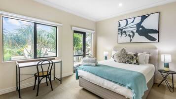 2 bedrooms, desk, iron/ironing board, free WiFi