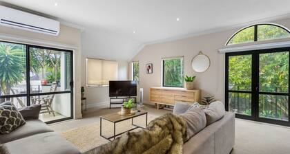 Upper Floor 2BR Unit near Eastern Auckland Beaches