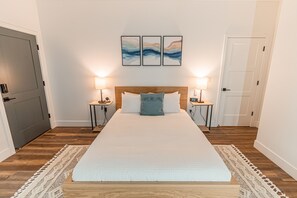 Escritorio, wifi gratis, ropa de cama