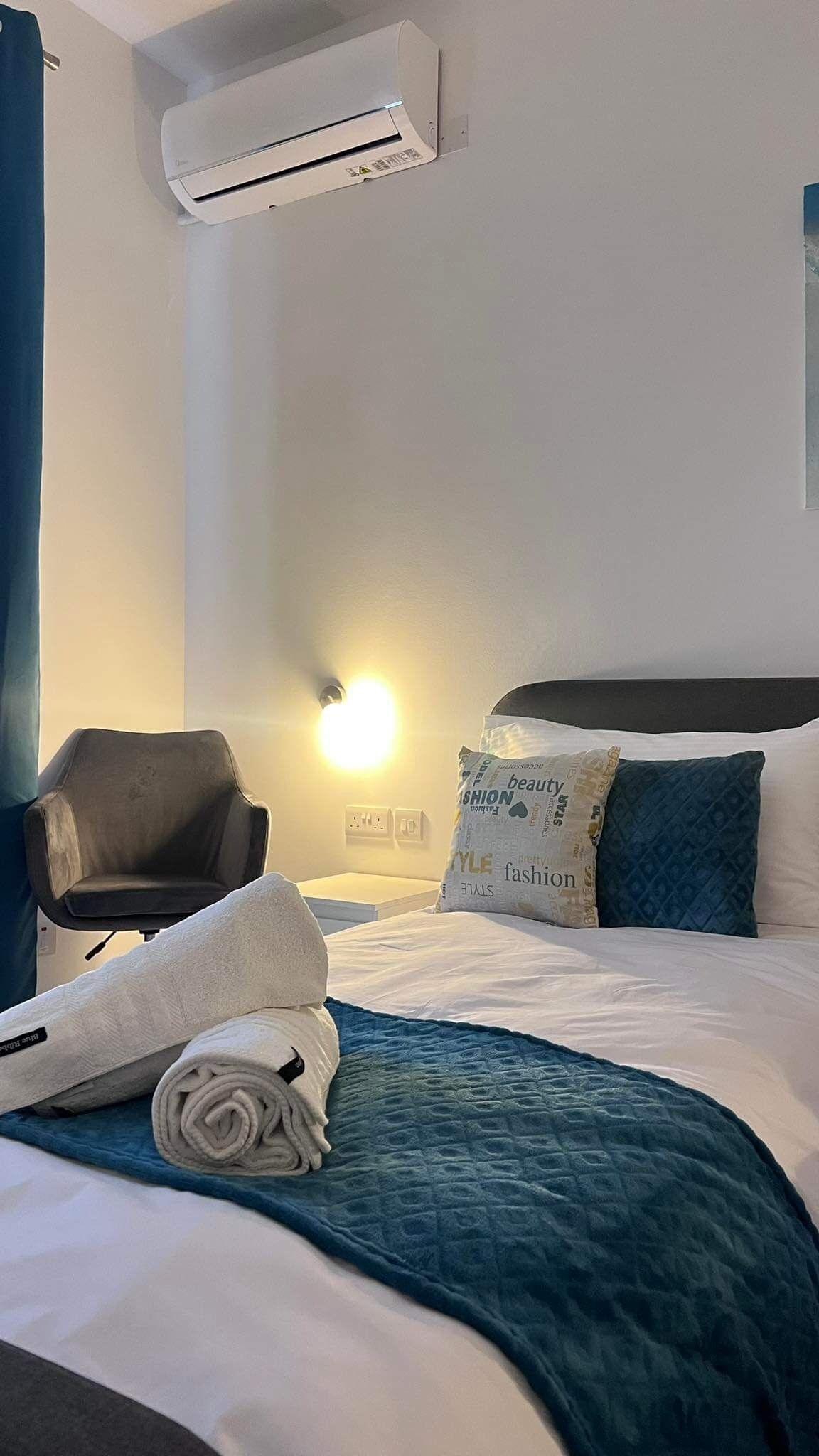 3 عدّة غرف نوم ومكتب ومكواة/لوح كي وسرير سفر