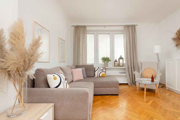 Living room - Bright Aapartment Holenderska by Renters (Warsaw)