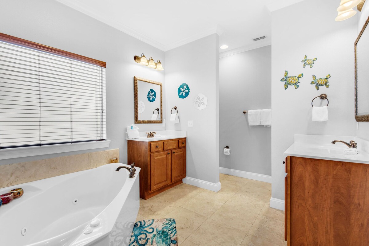 Photo 24 of ⭐Pet Friendly⭐Lagoon Pool-Beach Trolley-2 Kings 👑-5BR Here Comes the Sun