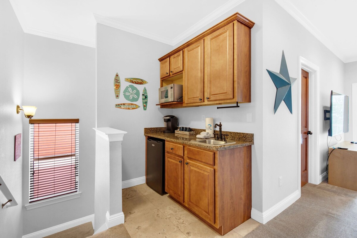 Photo 36 of ⭐Pet Friendly⭐Lagoon Pool-Beach Trolley-2 Kings 👑-5BR Here Comes the Sun