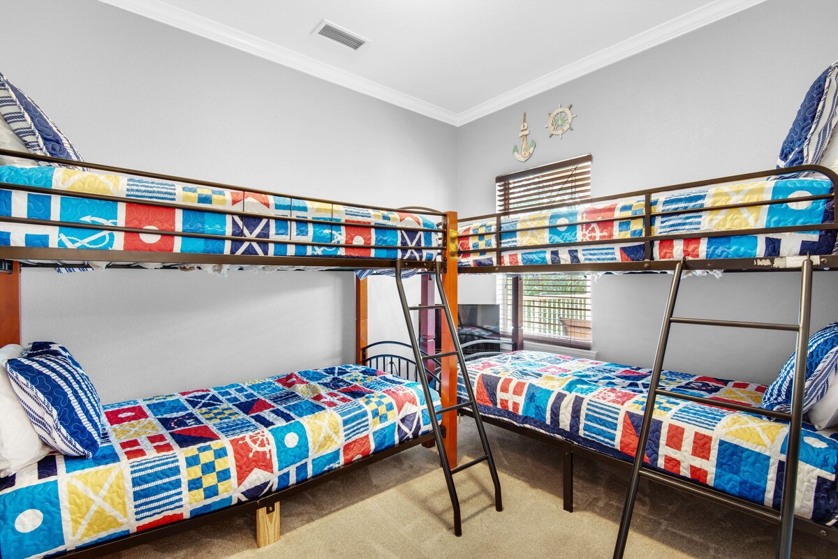 Photo 42 of ⭐Pet Friendly⭐Lagoon Pool-Beach Trolley-2 Kings 👑-5BR Here Comes the Sun