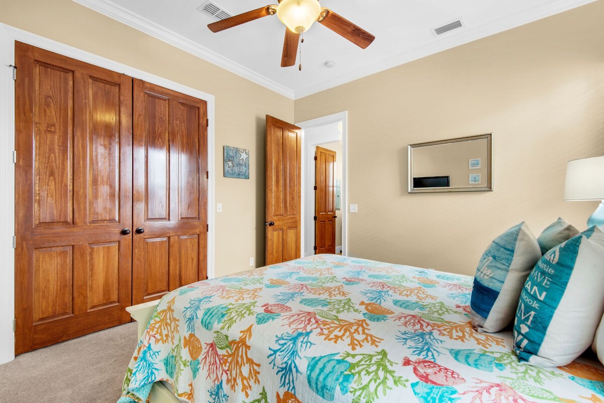 Photo 17 of ⭐Pet Friendly⭐Lagoon Pool-Beach Trolley-2 Kings 👑-5BR Here Comes the Sun