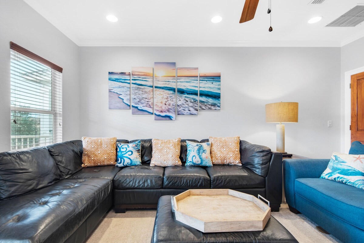 Photo 34 of ⭐Pet Friendly⭐Lagoon Pool-Beach Trolley-2 Kings 👑-5BR Here Comes the Sun