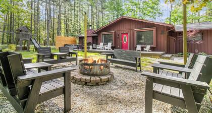 Lake Access Cabin with HotTub, Firepit and Indoor Pool Access