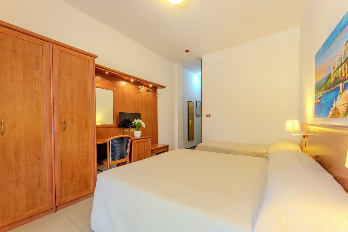 Standardzimmer | 1 Schlafzimmer, Schreibtisch, Bettwäsche