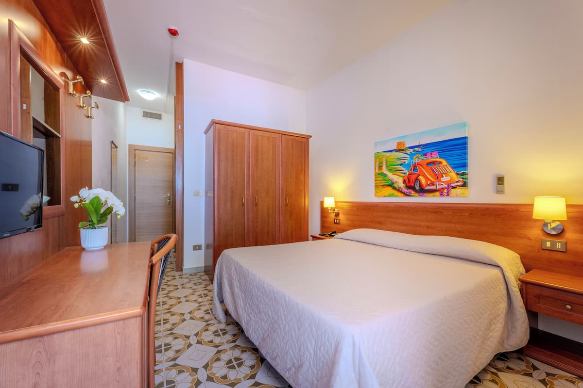 Standardzimmer | 1 Schlafzimmer, Schreibtisch, Bettwäsche