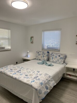2 bedrooms, in-room safe, desk, iron/ironing board