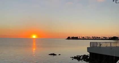 Cozy Ocean Breeze Guest House Ideal Location