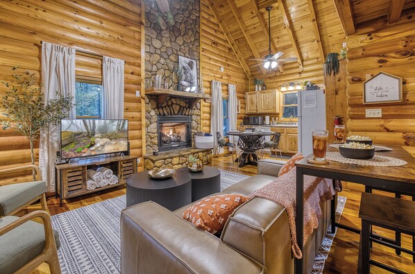 Smart-TV, peis, videospill og fotballspill