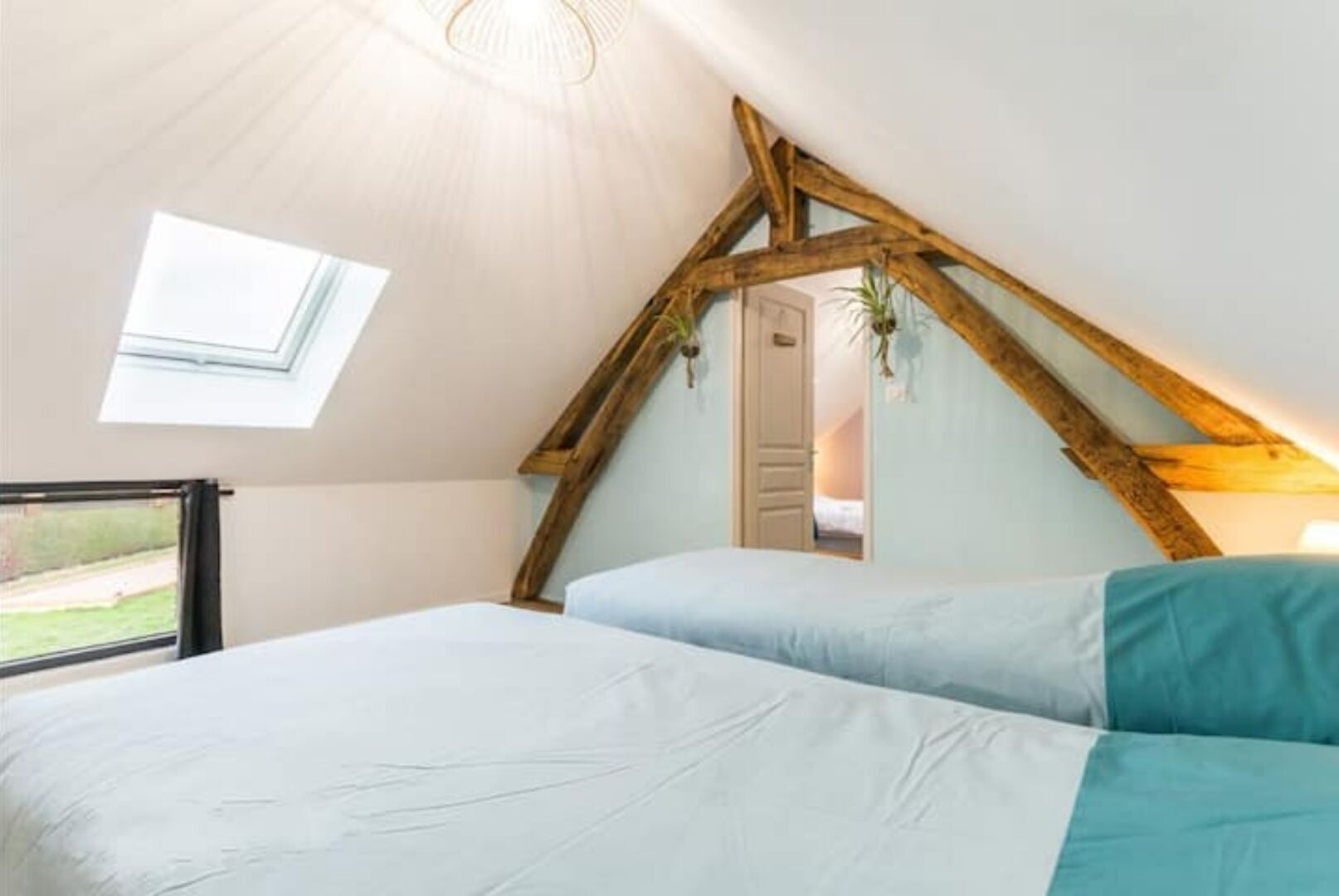 3 bedrooms, iron/ironing board, travel cot, free WiFi