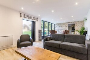Smart TV, tenis de mesa y libros 