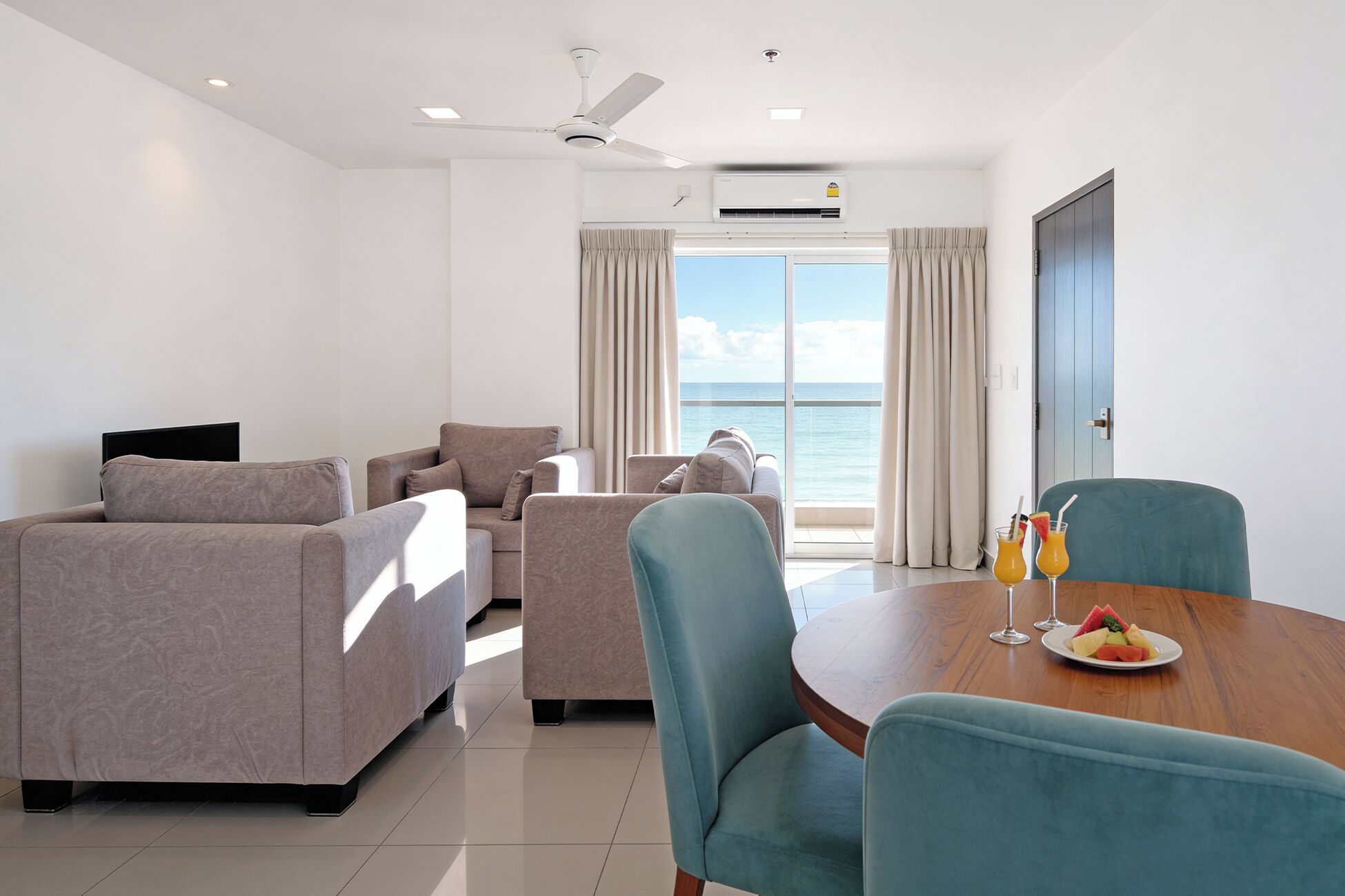 Photo - Corundum Breeze Negombo