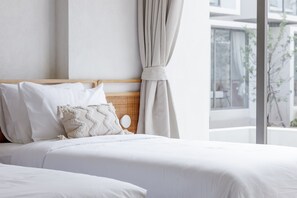 Tomannsrom – deluxe, ikke-røyk | Sengetøy av topp kvalitet, minibar (inkludert) og safe på rommet