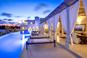 Pool - VILLA FAHARI - Nine Bedroom Villa, Sleeps 18 (Malindi)