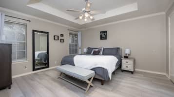 3 bedrooms, iron/ironing board, WiFi, bed sheets