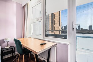 Premium bedding, memory foam beds, individually decorated - 5 Odessa St (London)