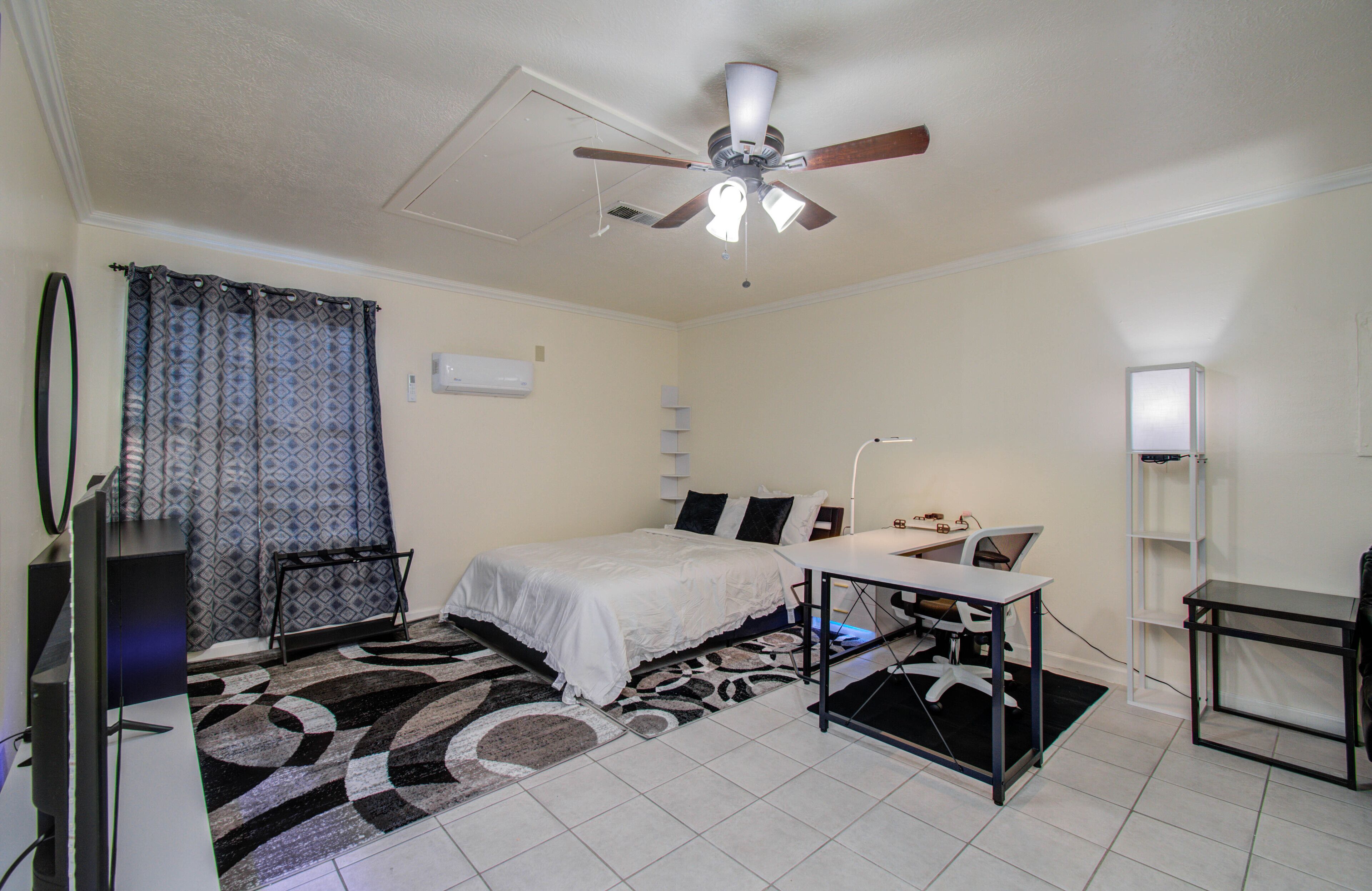 1 Bedroom Studio Apartment 