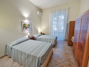 3 bedrooms, iron/ironing board, travel crib, WiFi - Annacati House apartment, from 1 to 6 people, 3 bedrooms 2 bathrooms 1 terrace (Palermo)