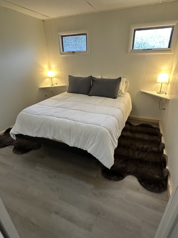 2 bedrooms, WiFi, bed sheets, wheelchair access