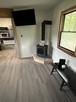 Interior - Deluxe Cabin F at Elk Creek Escape (Hillsgrove)