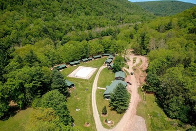 Deluxe Cabin F at Elk Creek Escape