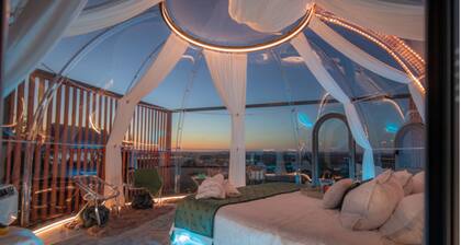 Retreat on the Hill: Starfield - Dome w/Epic Views