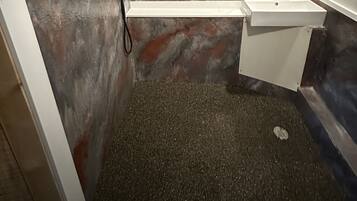 Dusche, Handtücher, Toilettenpapier