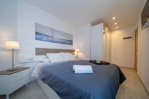 3 slaapkamers, een strijkplank/strijkijzer, gratis wifi, beddengoed