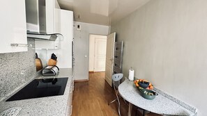 Private kitchen - Appartement Moderne Parisien (Paris)