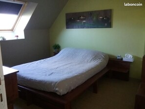 4 chambres, fer et planche à repasser, Wi-Fi gratuit, draps fournis