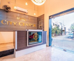 Reception - Treebo City Center (Nagpur)