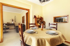 Dining - Cozy villa w/ heatable pool & garden (Carvoeiro)