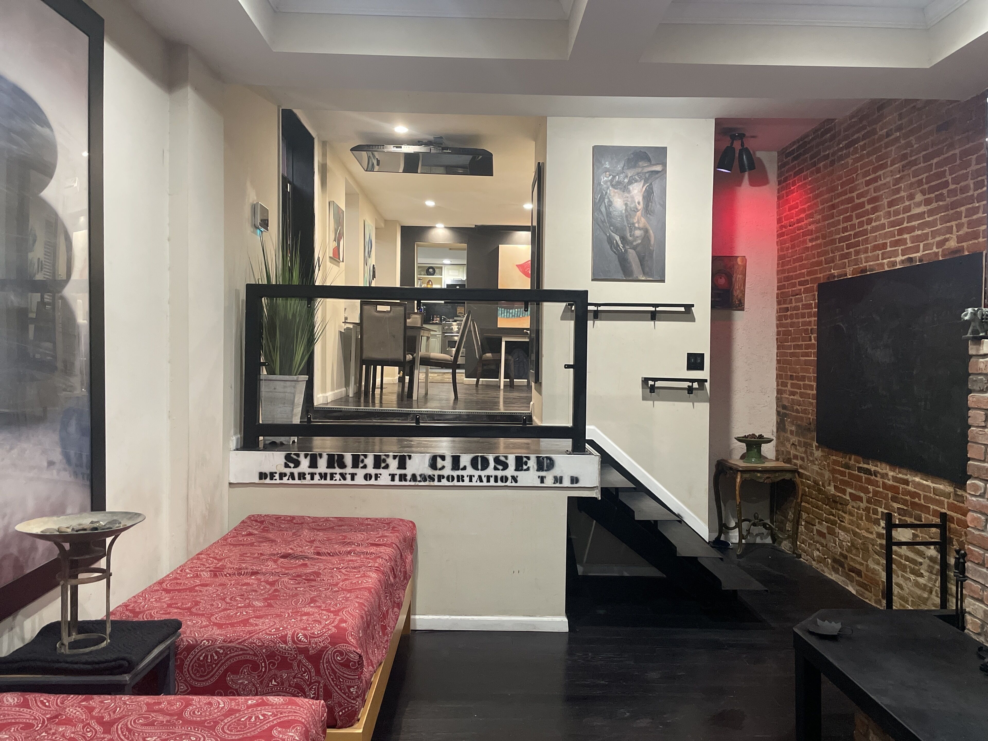 Luxury Newly Renovated 3 BD 2.5 BTH Home Located near Inner Harbor and Stadiums