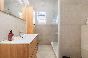 Free toiletries, hair dryer, towels - L'Escapade Strasbourgeoise - Magnifique petit T2 refait à neuf (Strasbourg)