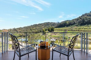 Luxury Villa | Balcony