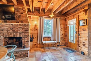 Unclassified image, 3 of 31, button - Lakeside Couple`s Serenity Cabin+Hot Tub & Hiking (Milford)