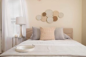 Iron/ironing board, WiFi, bed sheets - 1BR Apt Sleep 4 Central Amarillo Data Ctr + Hosp (Amarillo)