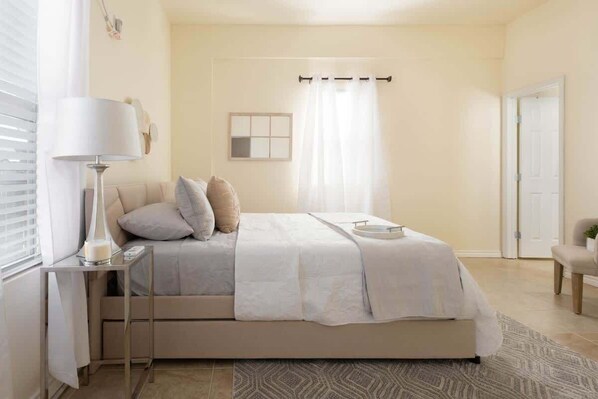 Iron/ironing board, WiFi, bed sheets