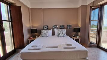 4 chambres, coffres-forts dans les chambres, fer et planche Ă repasser