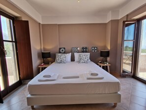 4 bedrooms, in-room safe, iron/ironing board, free WiFi