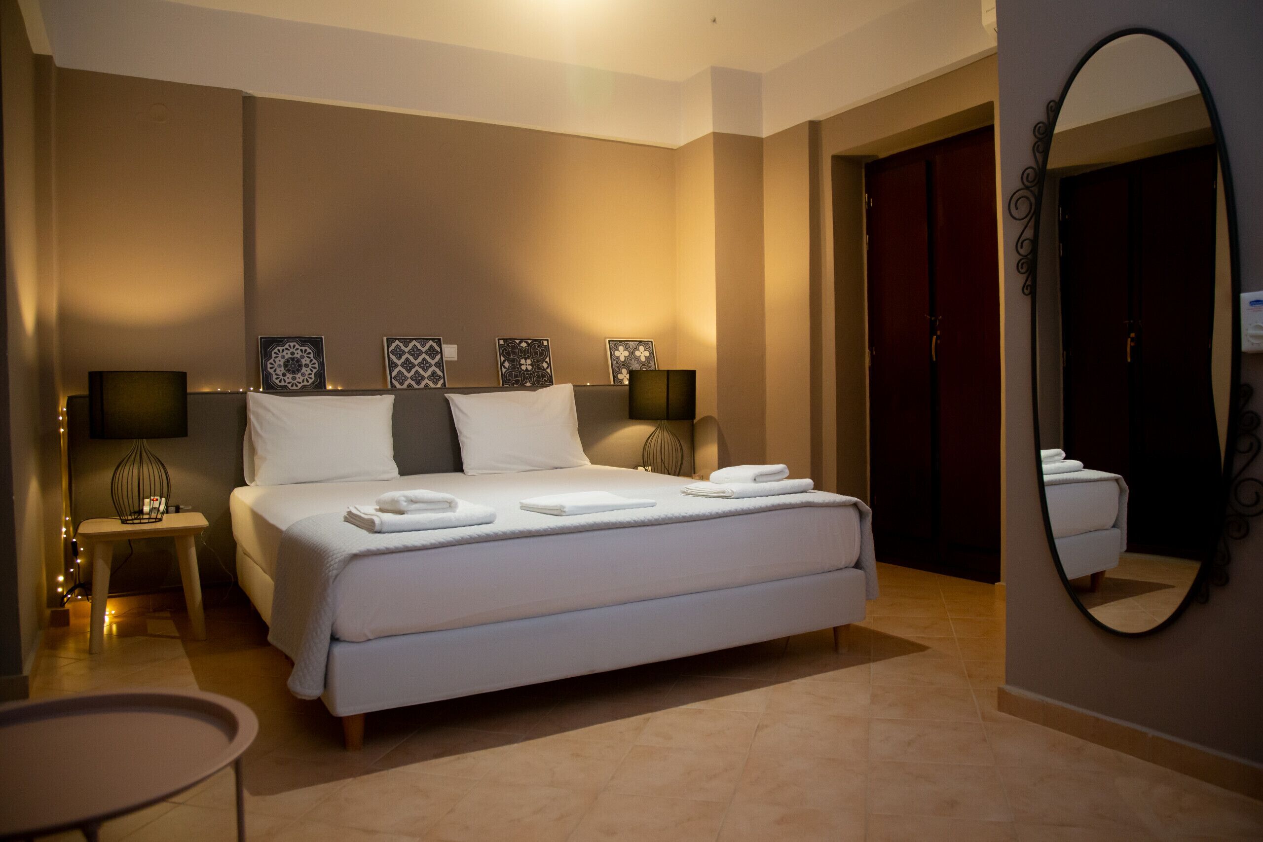 4 bedrooms, in-room safe, iron/ironing board, free WiFi