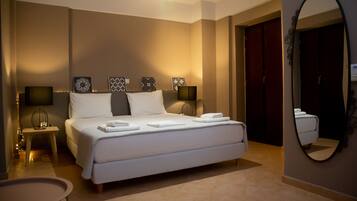 4 bedrooms, in-room safe, iron/ironing board, free WiFi