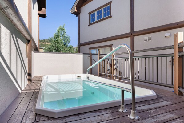 Apartment (2 Bedrooms) | Exterior