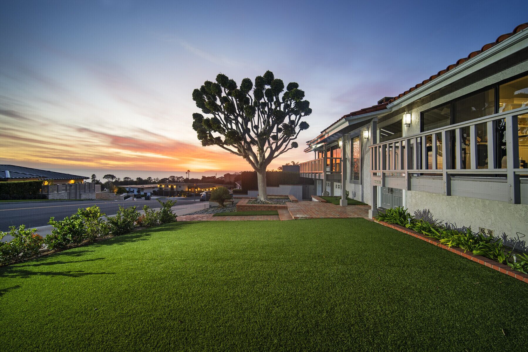 Remodeled Beautiful Spacious Beach House Walking Distance From Best Beaches  