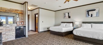 MotorBoat Inn Suite 13