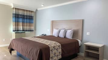 Camera Comfort, 1 letto king, non fumatori | Una scrivania, postazione laptop, ferro/asse da stiro, Wi-Fi gratuito