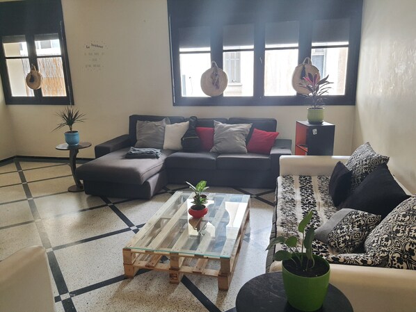 Living area - Chambre Mignonne Avec Petite Terrasse (Dar-el-Beida)